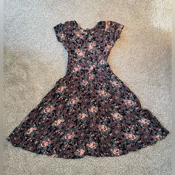 “Winter” Floral Dress - Picture 6 of 13